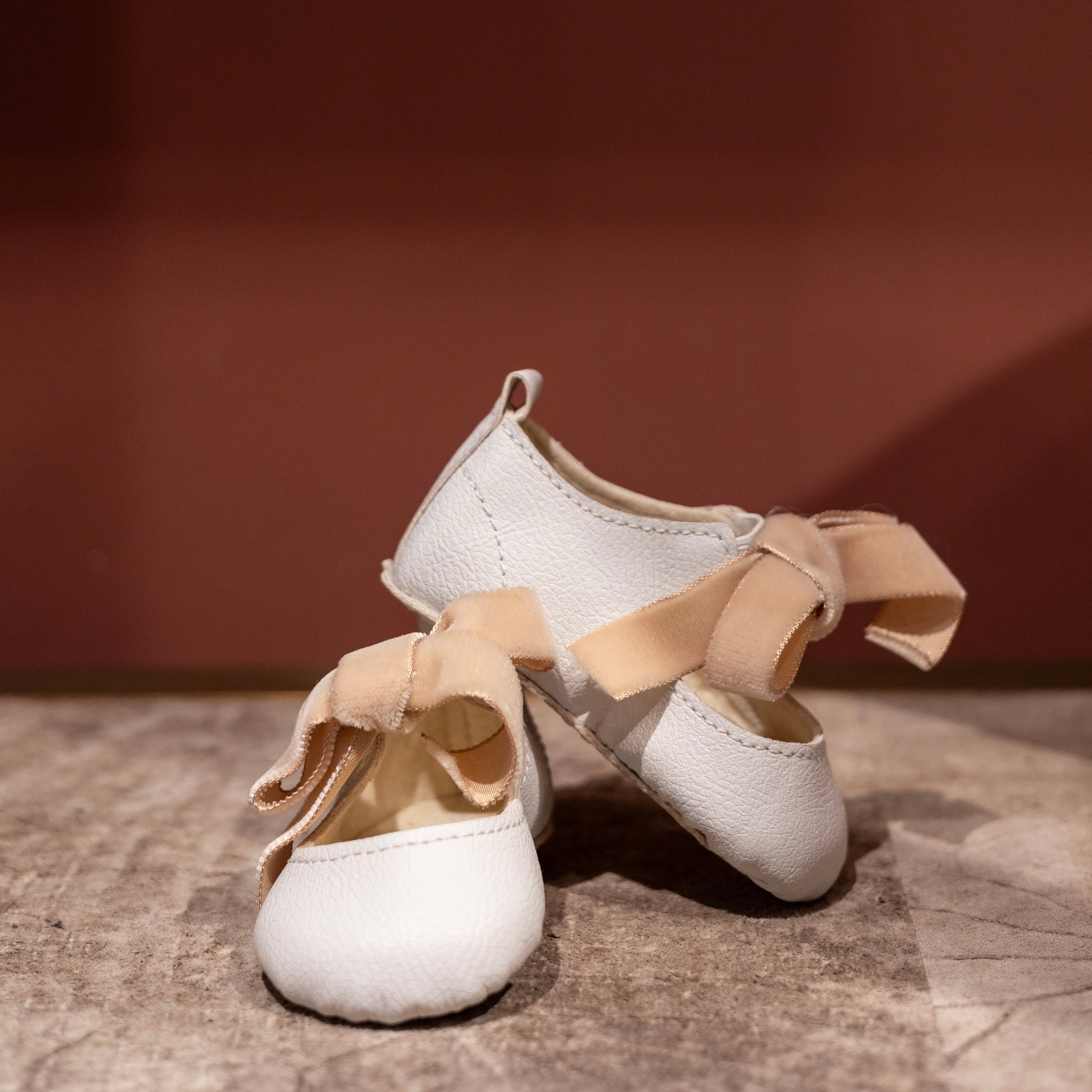 Faye Ivory Apple Leather Baby Shoes