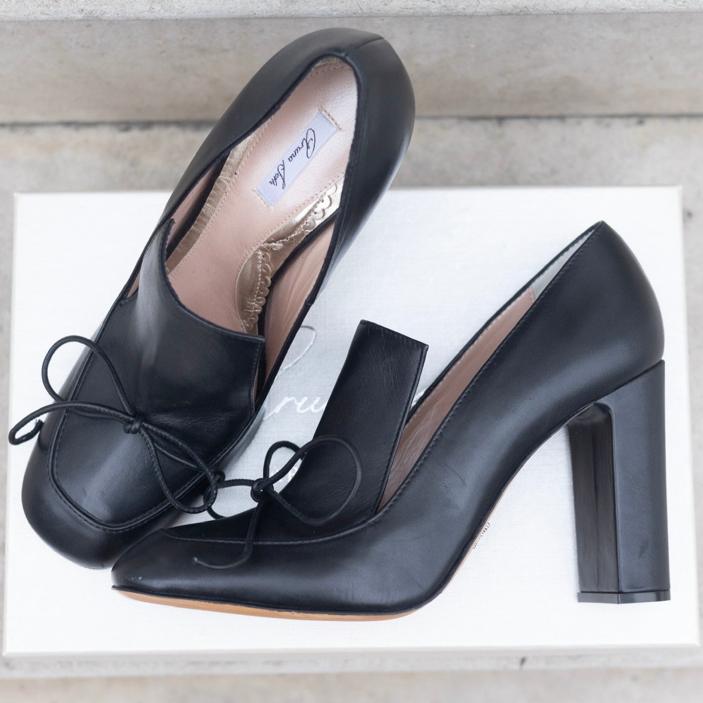 City Heeled Loafer Black Leather