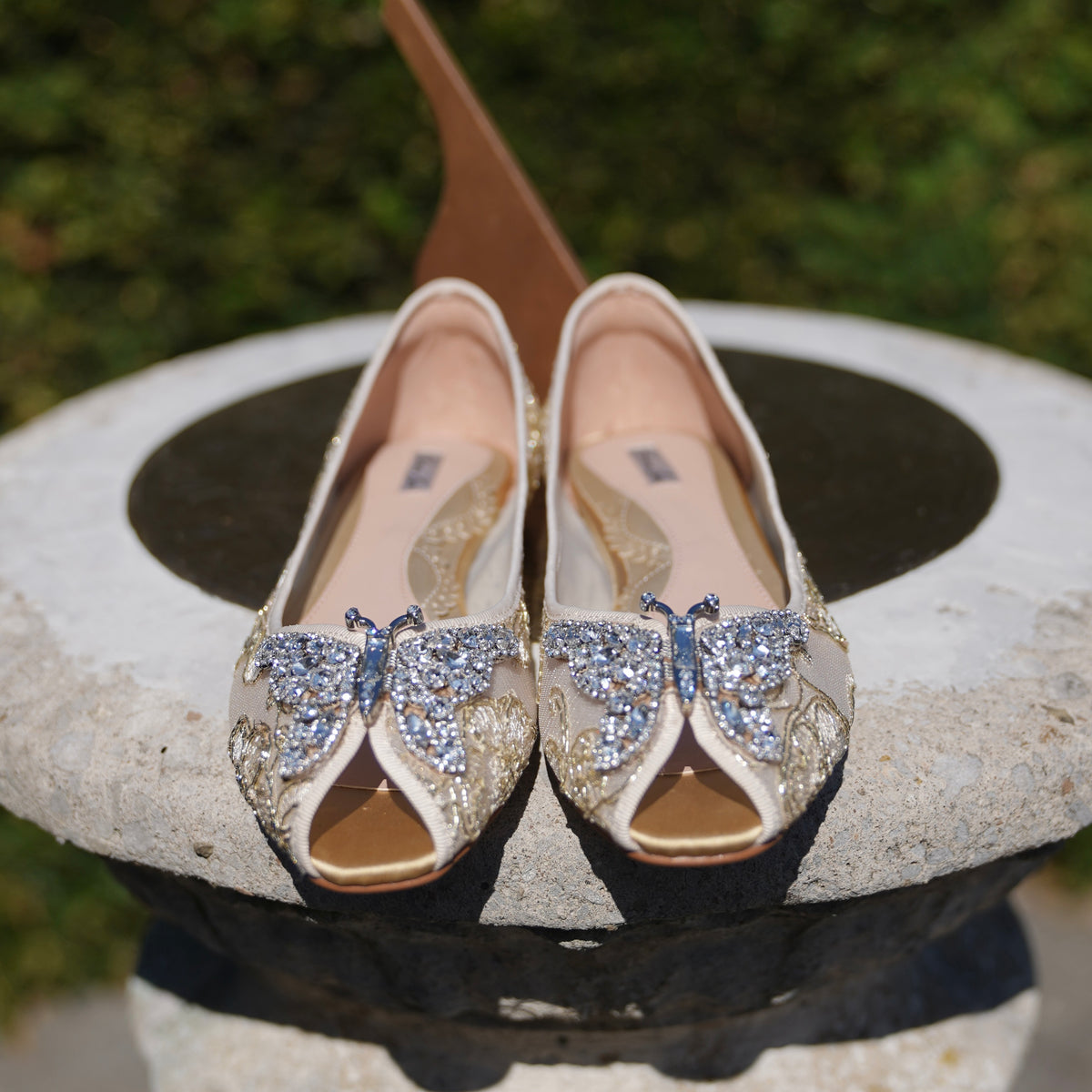 LIANA BUTTERFLY OPEN TOE FLATS GOLD LACE